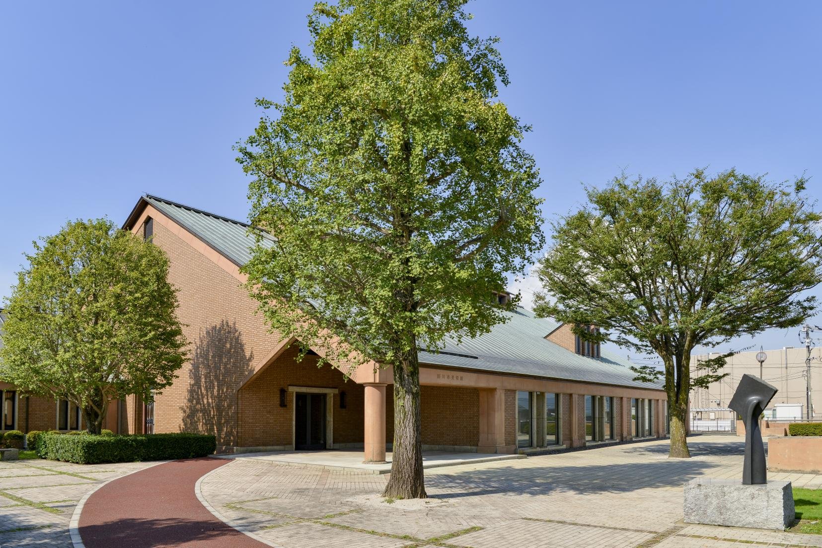 🖼️ 다가와 시립 미술관 (타가와 시리츠 비주츠칸) 이미지 1